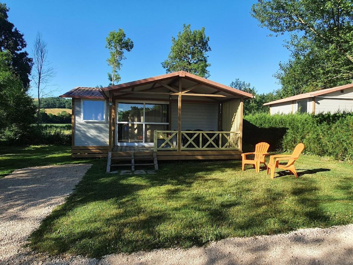 Camping Familial Paisible Avec Piscine, Mobil Home , Chalet, Studio & Emplacement Nue Casties-Labrande Exterior photo