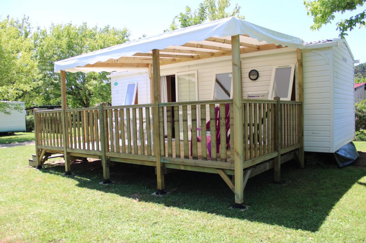Camping Familial Paisible Avec Piscine, Mobil Home , Chalet, Studio & Emplacement Nue Casties-Labrande Exterior photo