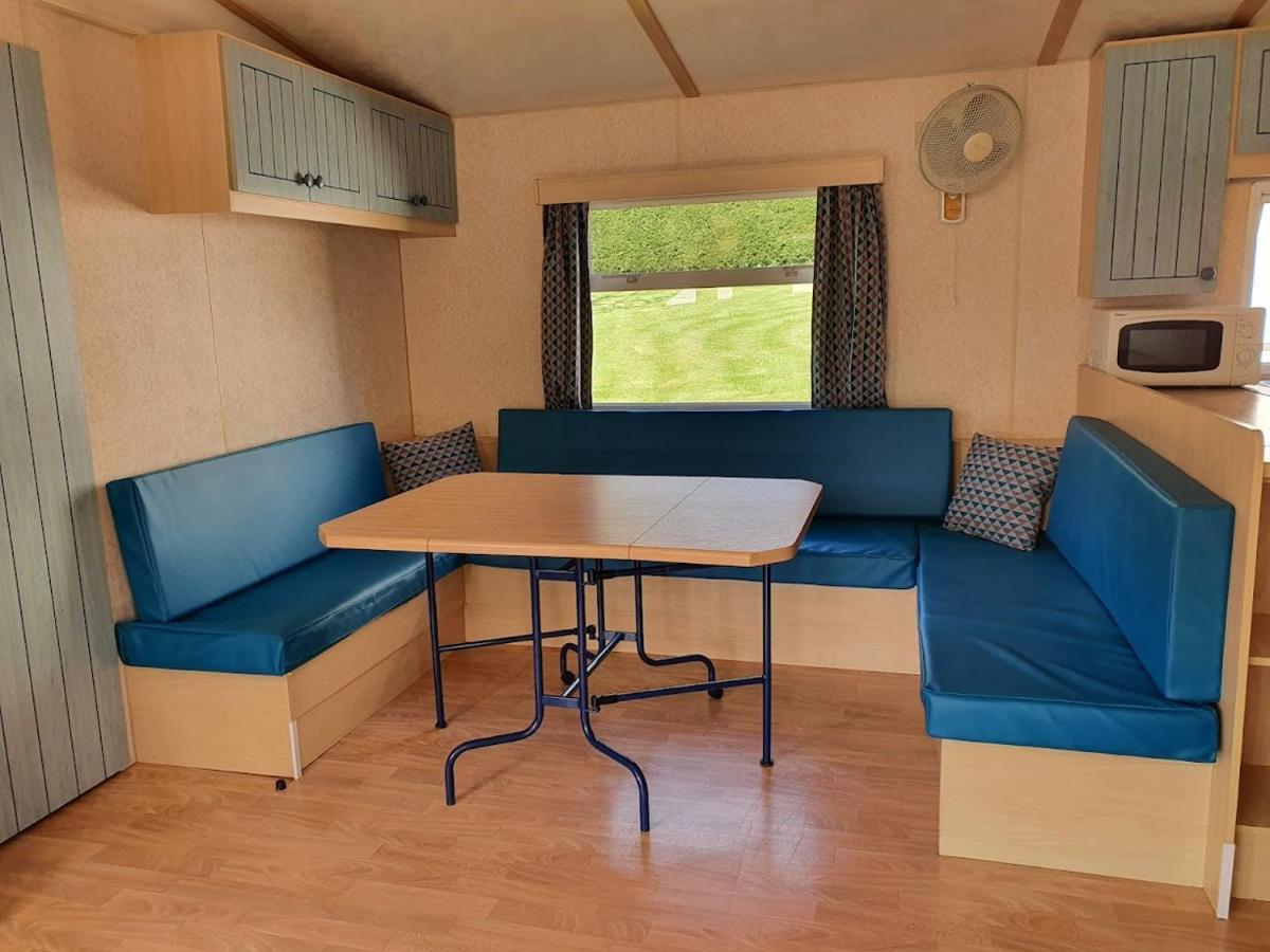 Camping Familial Paisible Avec Piscine, Mobil Home , Chalet, Studio & Emplacement Nue Casties-Labrande Exterior photo