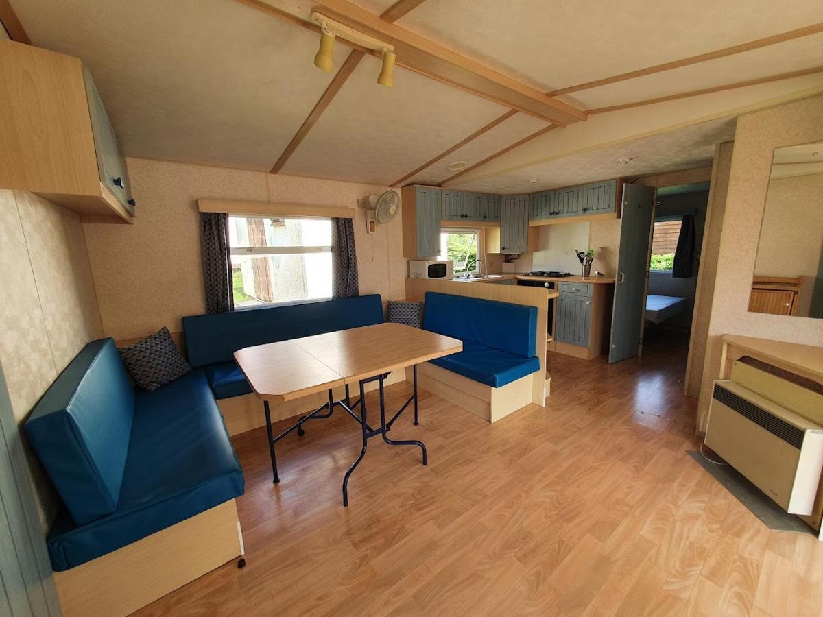 Camping Familial Paisible Avec Piscine, Mobil Home , Chalet, Studio & Emplacement Nue Casties-Labrande Exterior photo