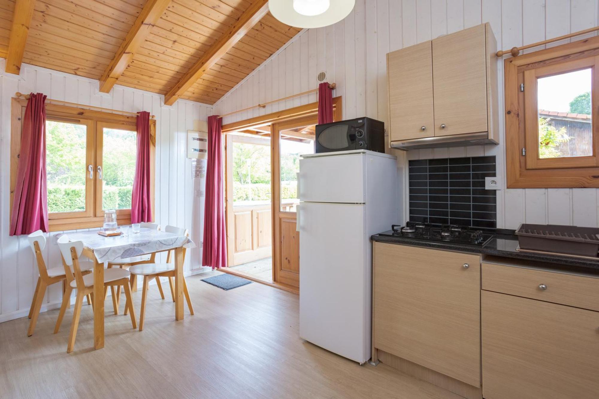 Camping Familial Paisible Avec Piscine, Mobil Home , Chalet, Studio & Emplacement Nue Casties-Labrande Exterior photo