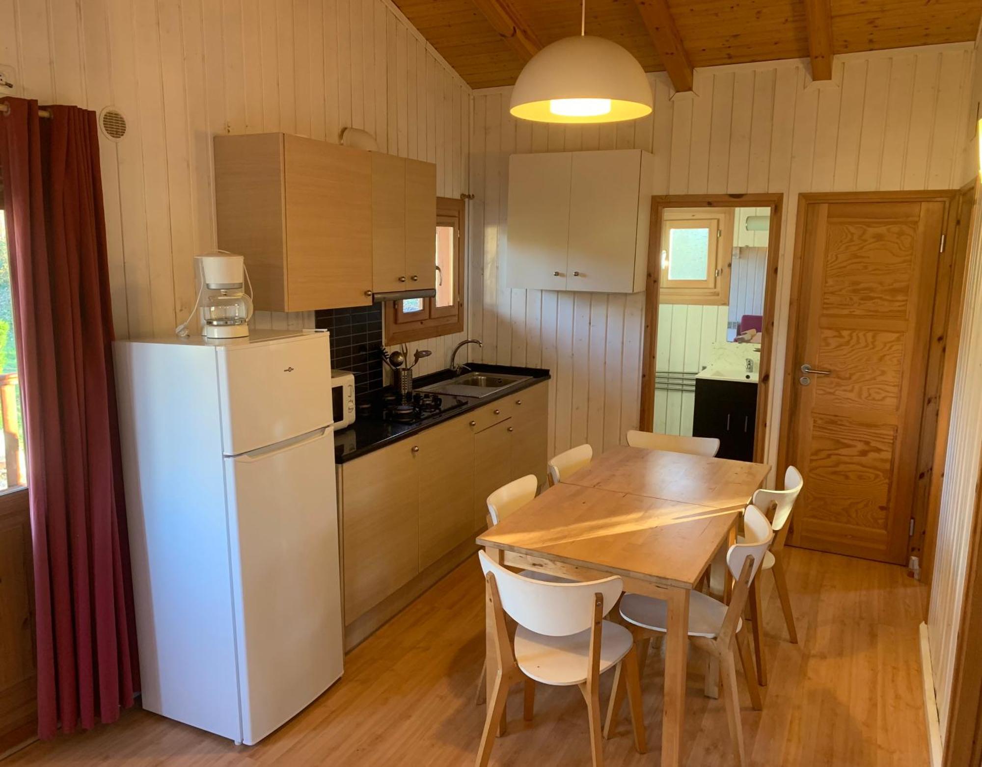 Camping Familial Paisible Avec Piscine, Mobil Home , Chalet, Studio & Emplacement Nue Casties-Labrande Exterior photo