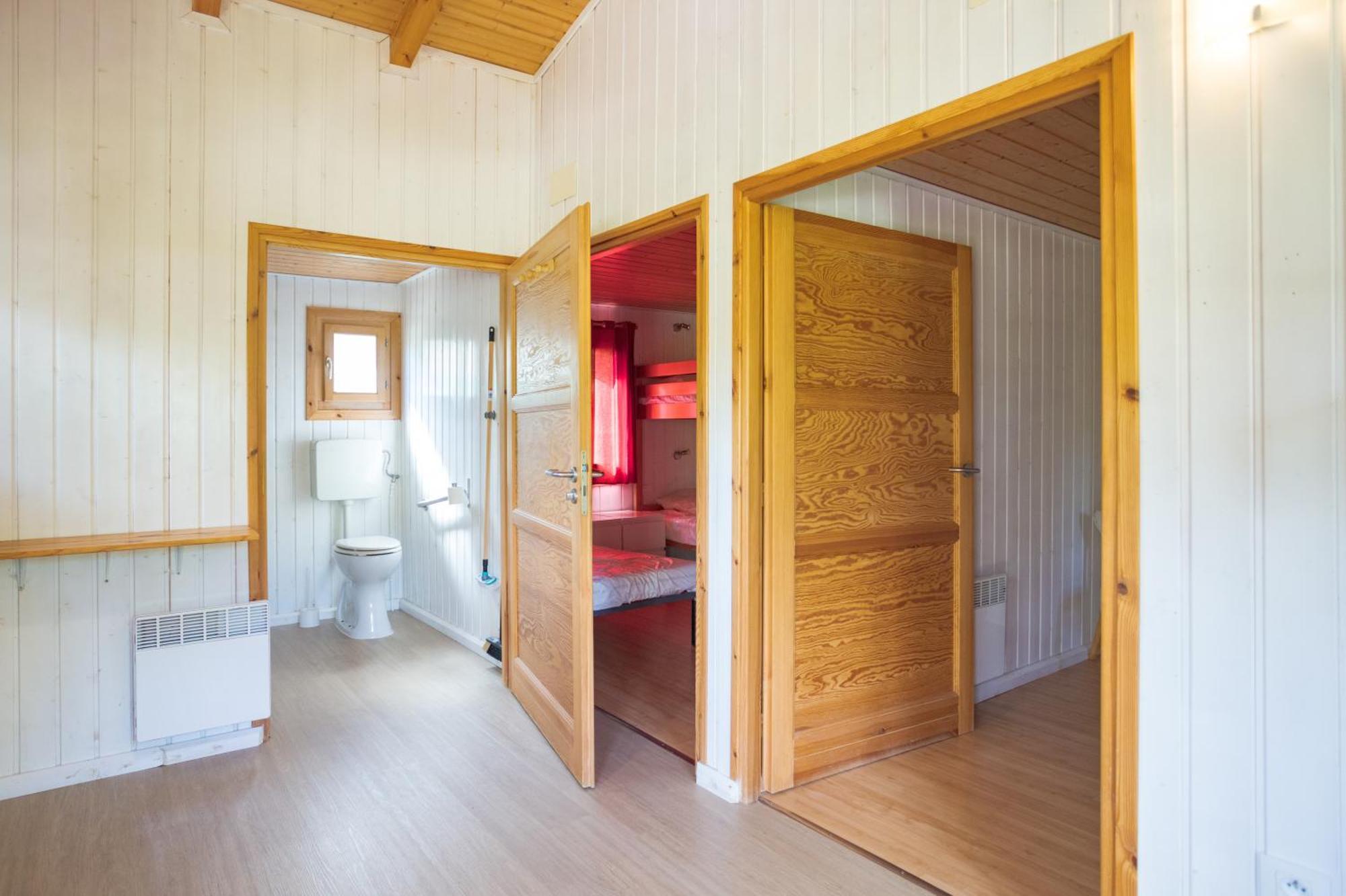 Camping Familial Paisible Avec Piscine, Mobil Home , Chalet, Studio & Emplacement Nue Casties-Labrande Exterior photo