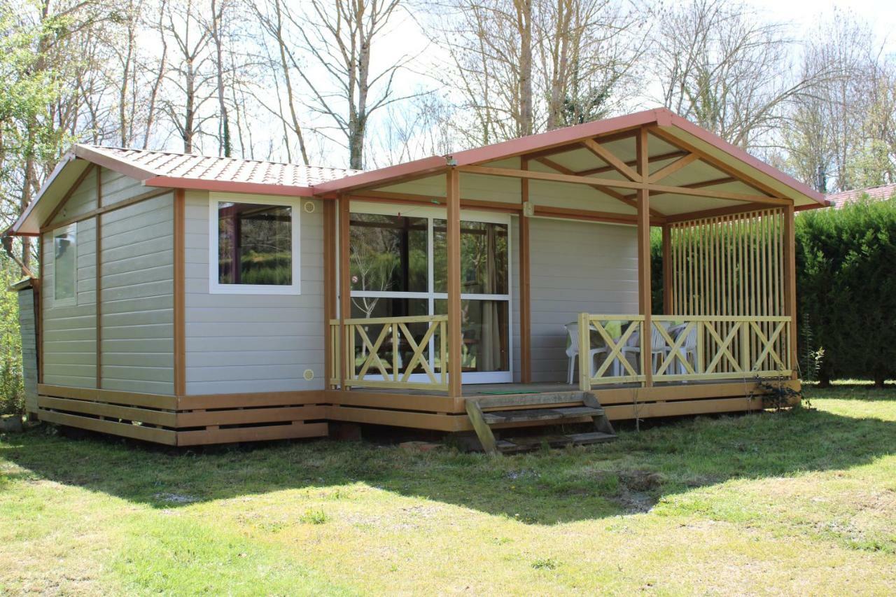 Camping Familial Paisible Avec Piscine, Mobil Home , Chalet, Studio & Emplacement Nue Casties-Labrande Exterior photo