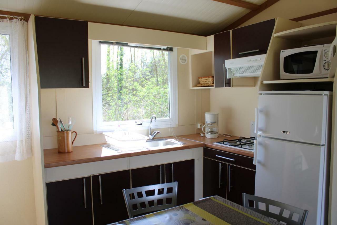 Camping Familial Paisible Avec Piscine, Mobil Home , Chalet, Studio & Emplacement Nue Casties-Labrande Exterior photo