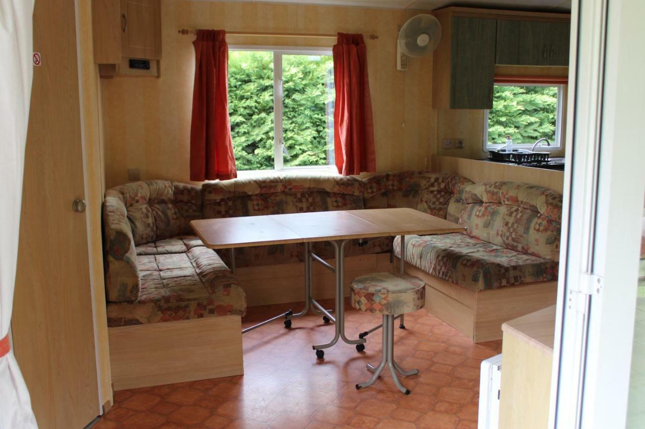 Camping Familial Paisible Avec Piscine, Mobil Home , Chalet, Studio & Emplacement Nue Casties-Labrande Exterior photo