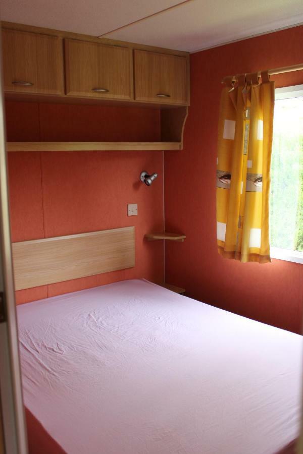 Camping Familial Paisible Avec Piscine, Mobil Home , Chalet, Studio & Emplacement Nue Casties-Labrande Exterior photo