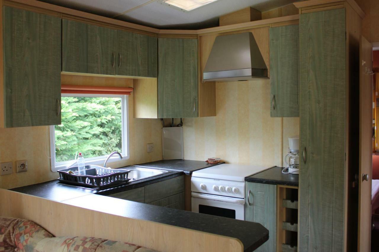 Camping Familial Paisible Avec Piscine, Mobil Home , Chalet, Studio & Emplacement Nue Casties-Labrande Exterior photo